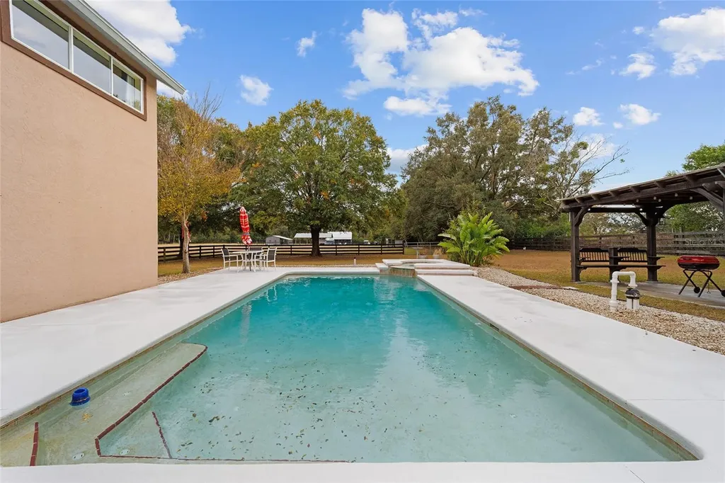 21959 NW 6th Street Dunnellon FL 34431