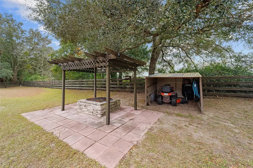 21959 NW 6th Street Dunnellon FL 34431