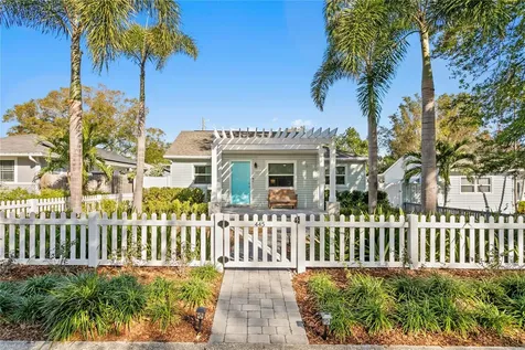 445 31st Avenue N St Petersburg FL 33704
