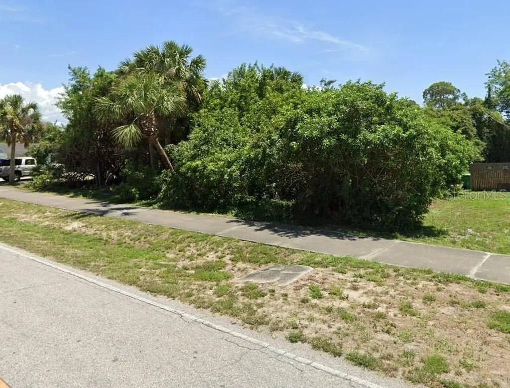 21271 Quesada Avenue Port Charlotte FL 33952