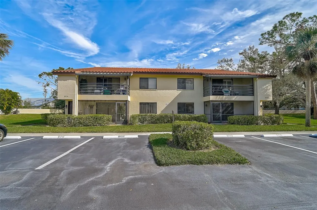 5707 Gardens Drive Sarasota FL 34243