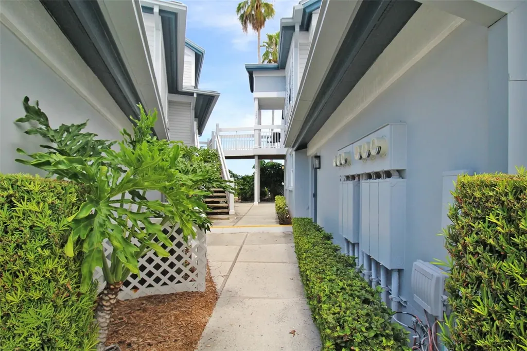 1335 Siesta Bayside Drive Sarasota FL 34242