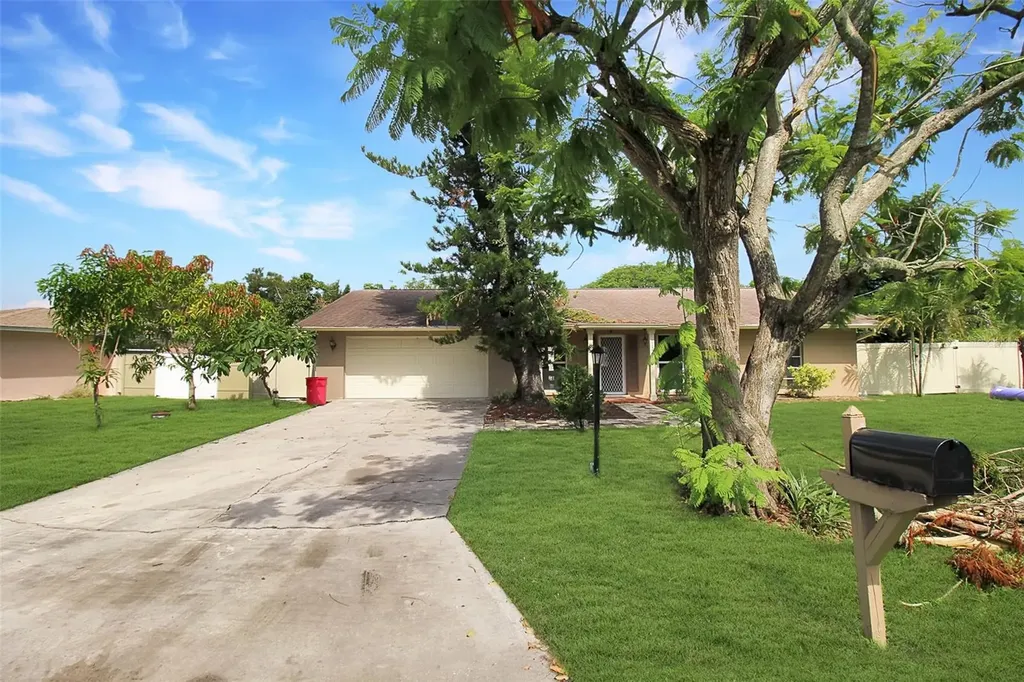 1127 De Leo Drive Sarasota FL 34243