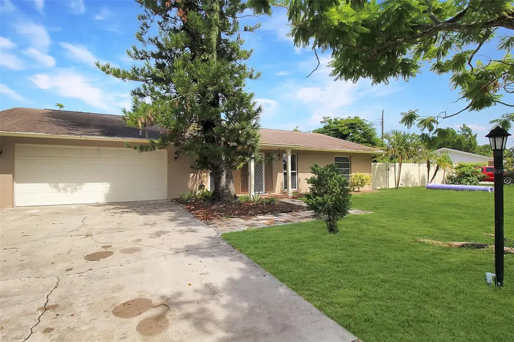 1127 De Leo Drive Sarasota FL 34243
