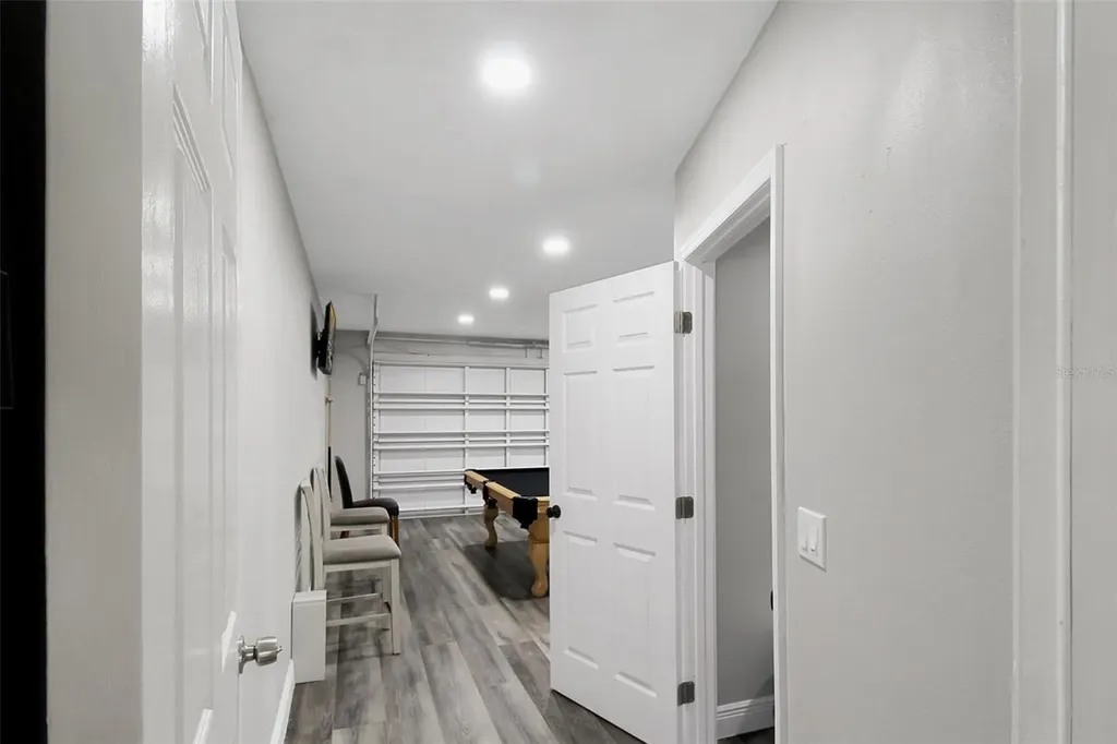 1127 De Leo Drive Sarasota FL 34243