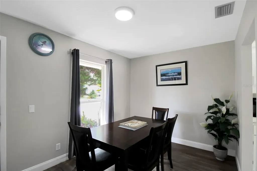 1127 De Leo Drive Sarasota FL 34243