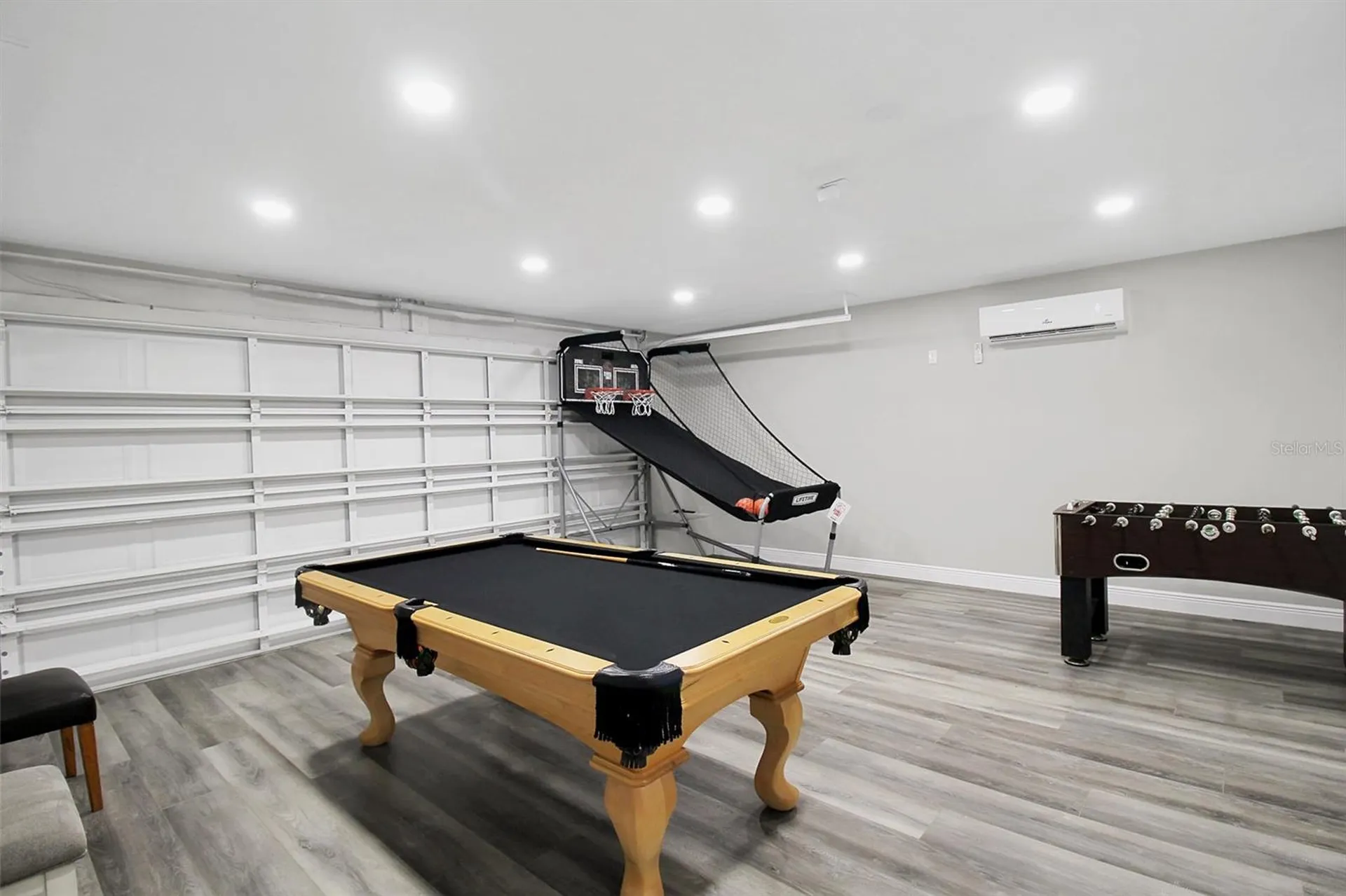 1127 De Leo Drive Sarasota FL 34243