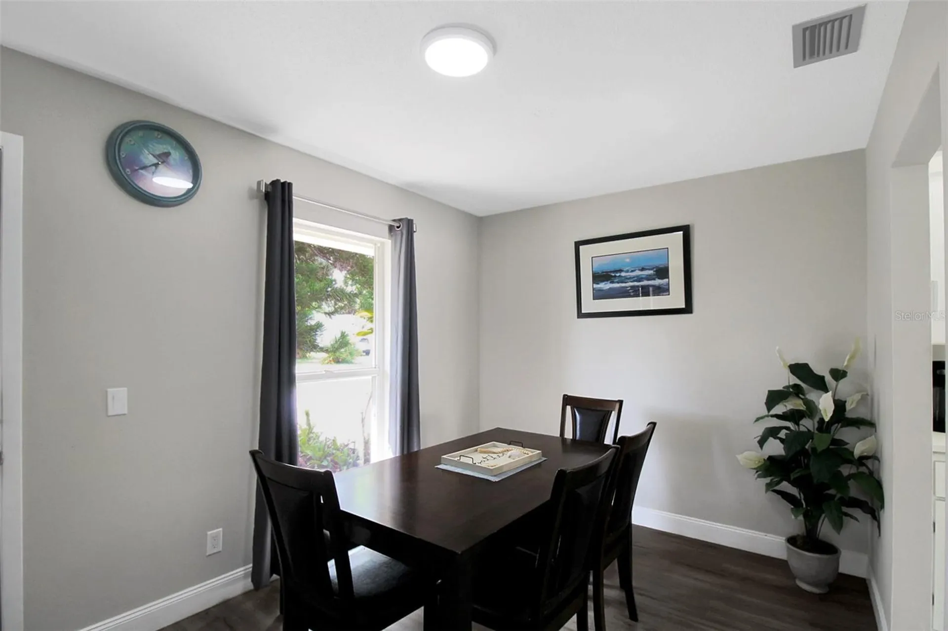 1127 De Leo Drive Sarasota FL 34243
