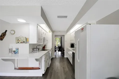 1127 De Leo Drive Sarasota FL 34243