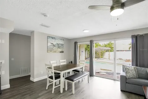 1127 De Leo Drive Sarasota FL 34243