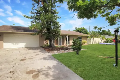 1127 De Leo Drive Sarasota FL 34243