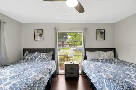 1127 De Leo Drive Sarasota FL 34243