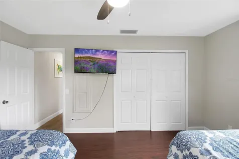 1127 De Leo Drive Sarasota FL 34243