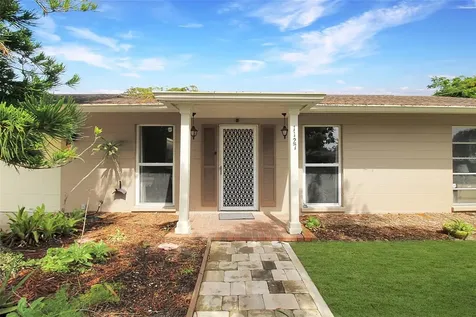 1127 De Leo Drive Sarasota FL 34243