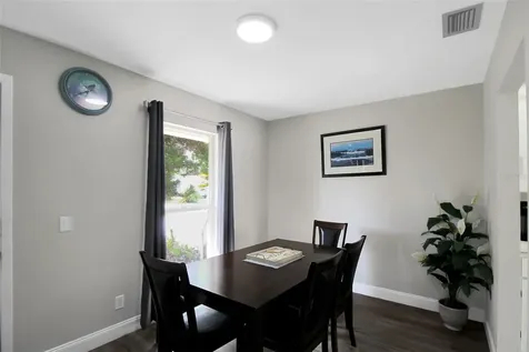 1127 De Leo Drive Sarasota FL 34243