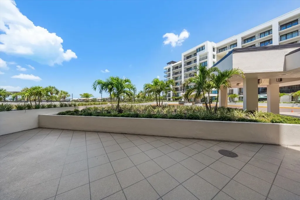 6 Belleview Boulevard Belleair FL 33756