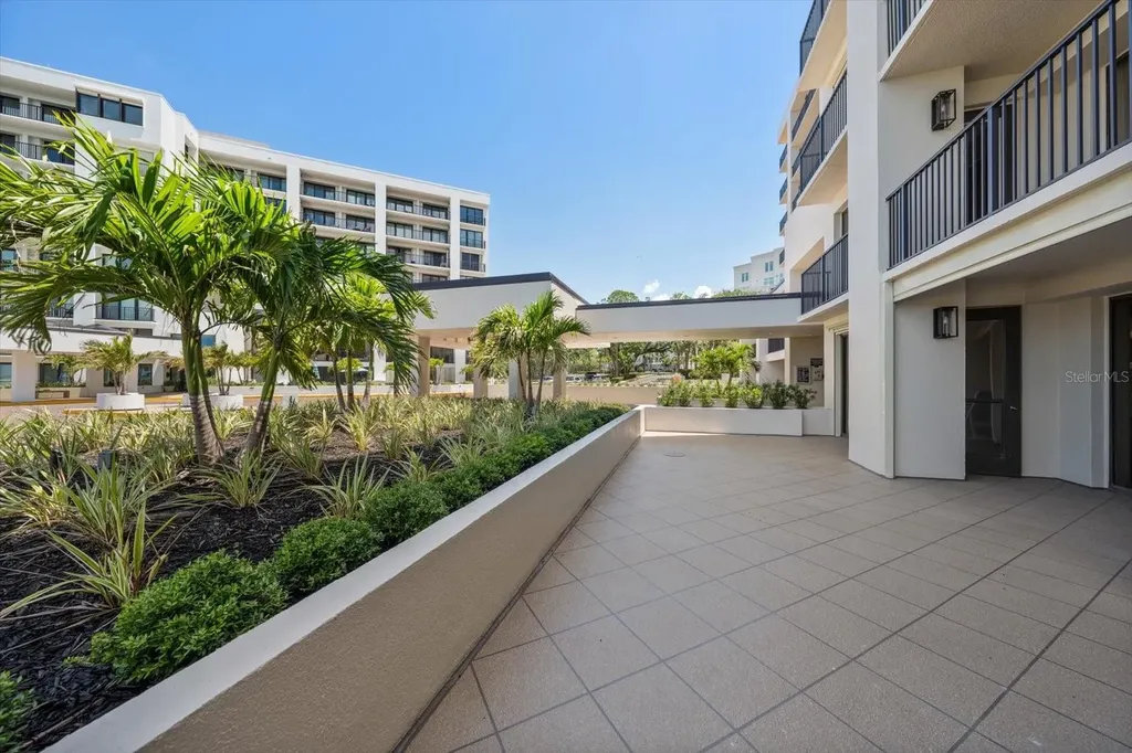 6 Belleview Boulevard Belleair FL 33756