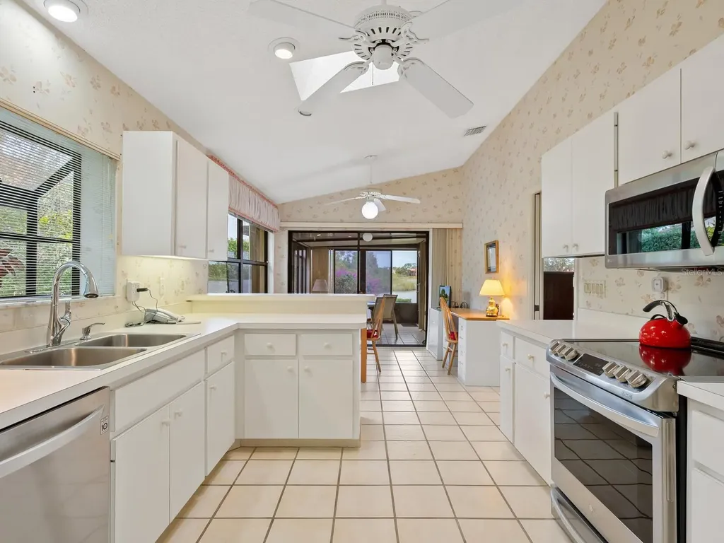 7323 Oak Moss Drive Sarasota FL 34241