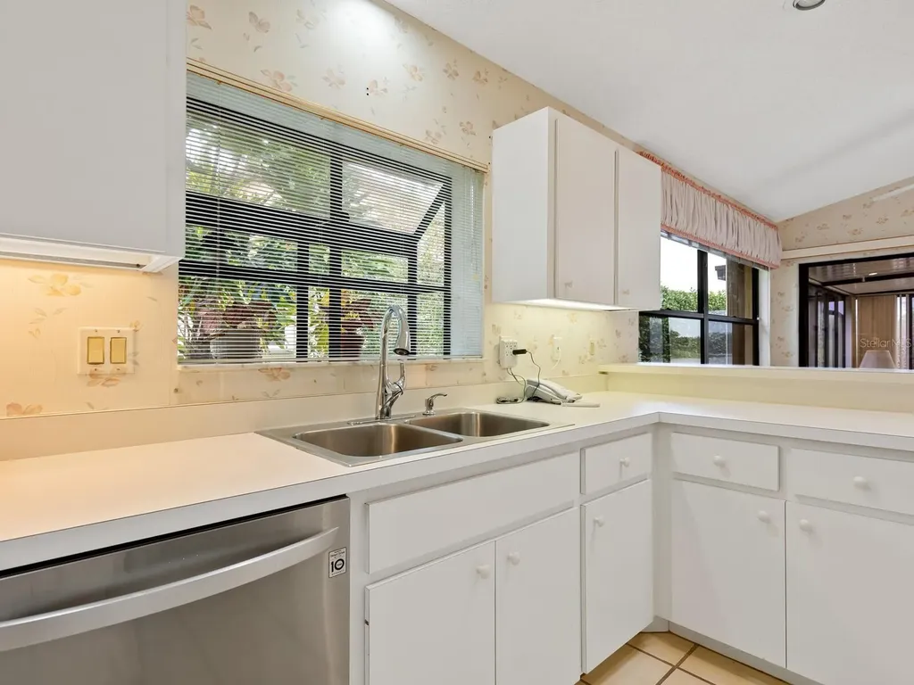 7323 Oak Moss Drive Sarasota FL 34241