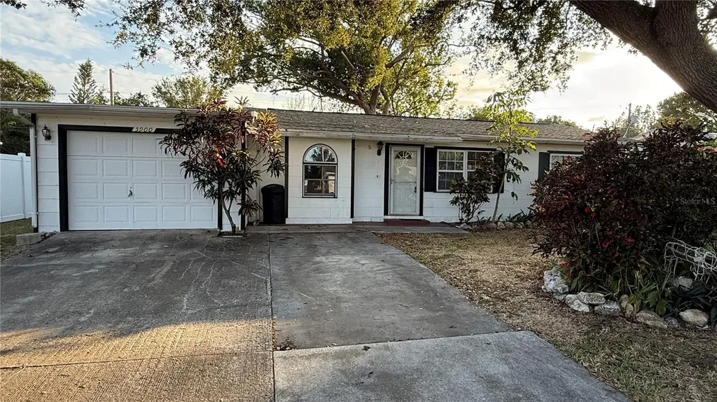 5900 Mckee Lake Drive N St Petersburg FL 33709