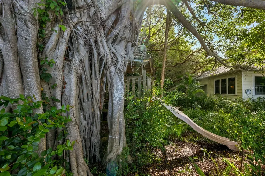 3301 Bay Shore Road Sarasota FL 34234