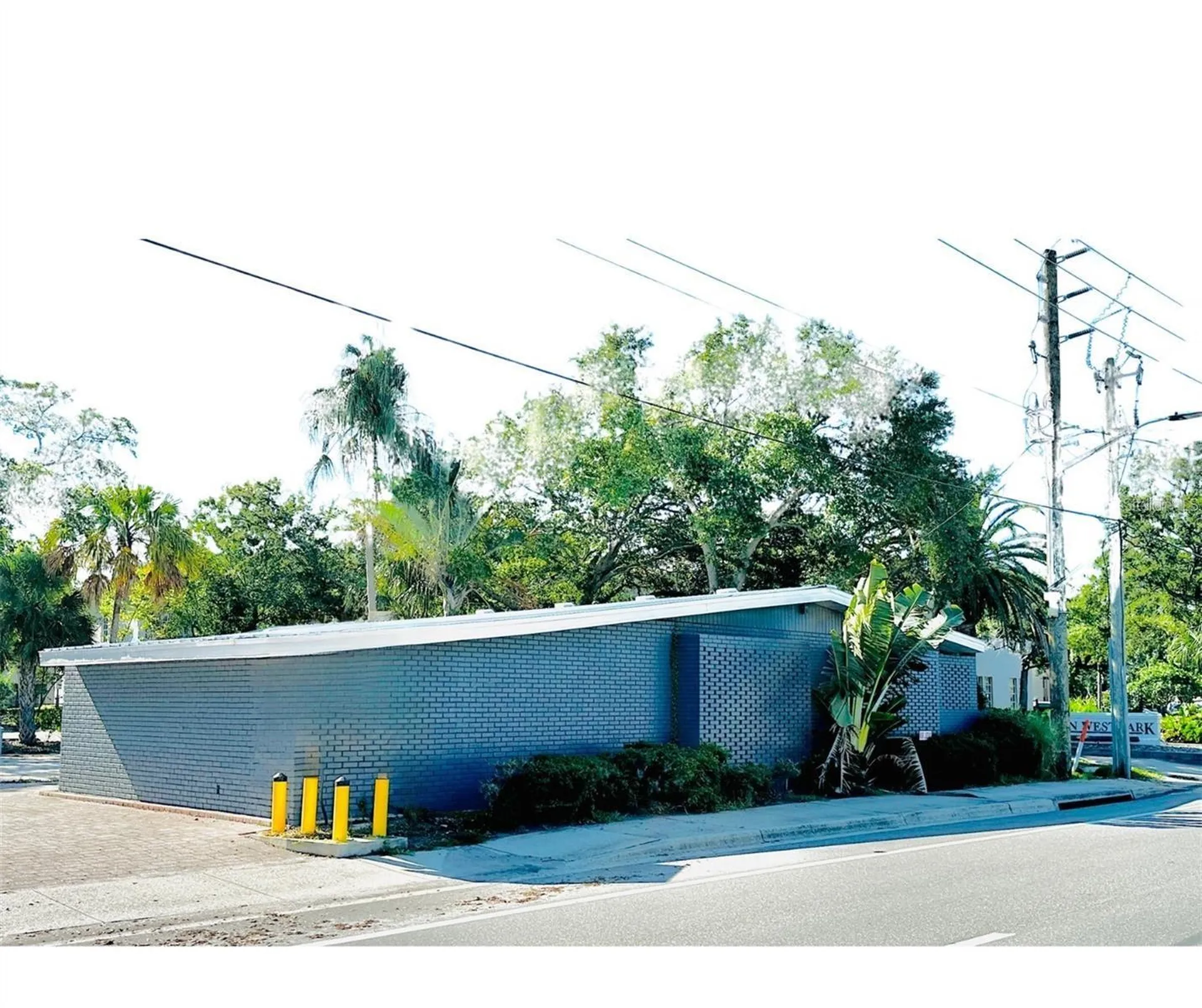 220 N Tuttle Avenue Sarasota FL 34237