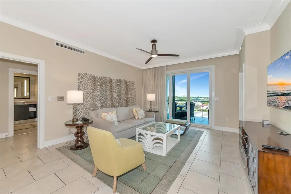915 Seaside Drive Sarasota FL 34242