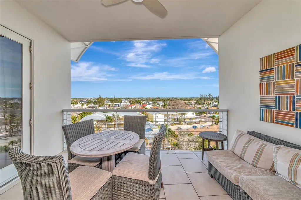 915 Seaside Drive Sarasota FL 34242