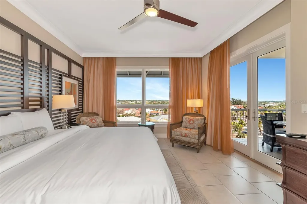 915 Seaside Drive Sarasota FL 34242