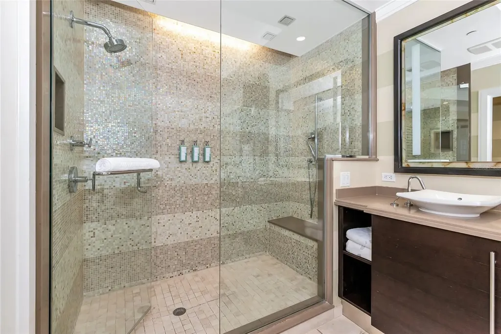 915 Seaside Drive Sarasota FL 34242