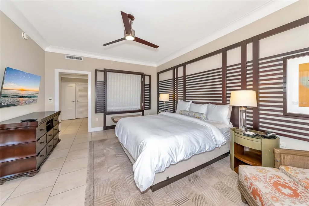 915 Seaside Drive Sarasota FL 34242