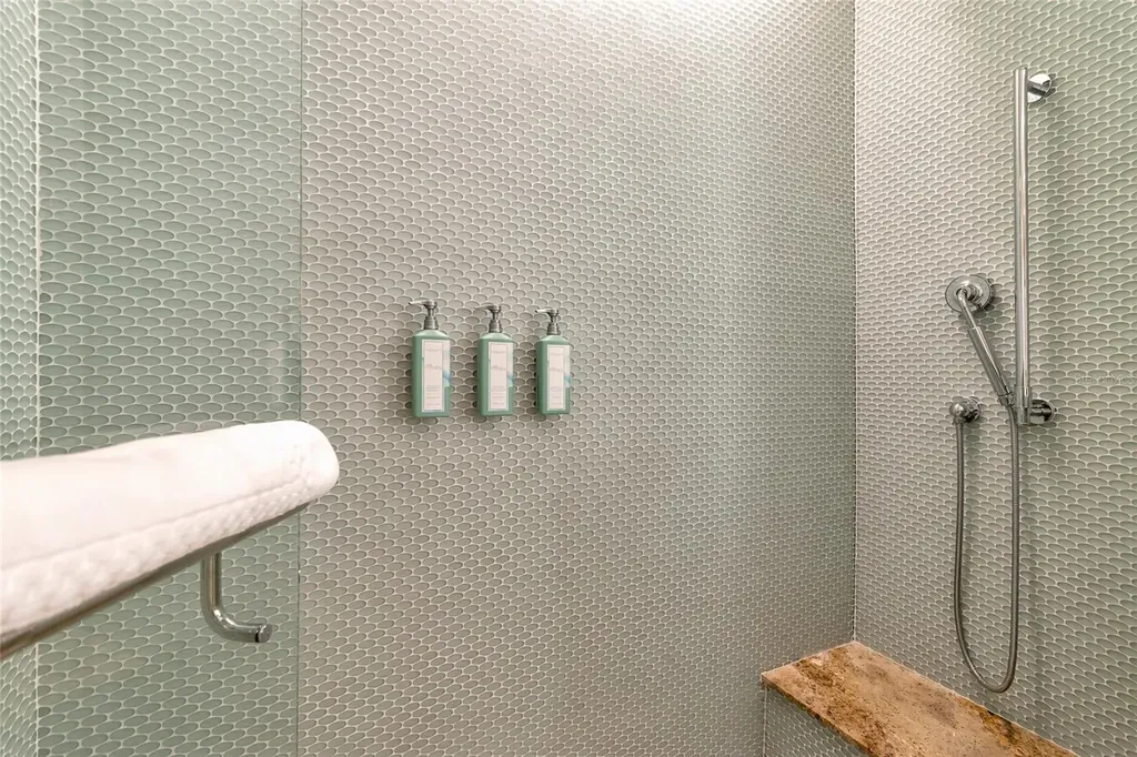 915 Seaside Drive Sarasota FL 34242