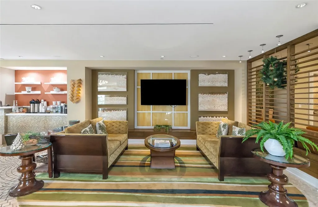 915 Seaside Drive Sarasota FL 34242