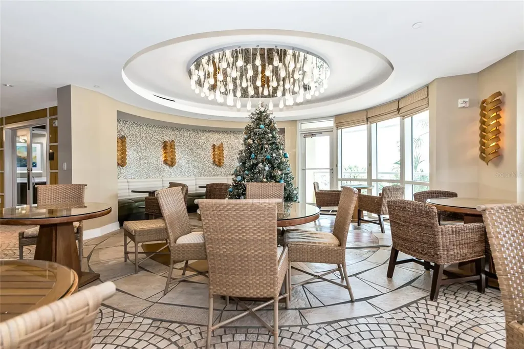 915 Seaside Drive Sarasota FL 34242