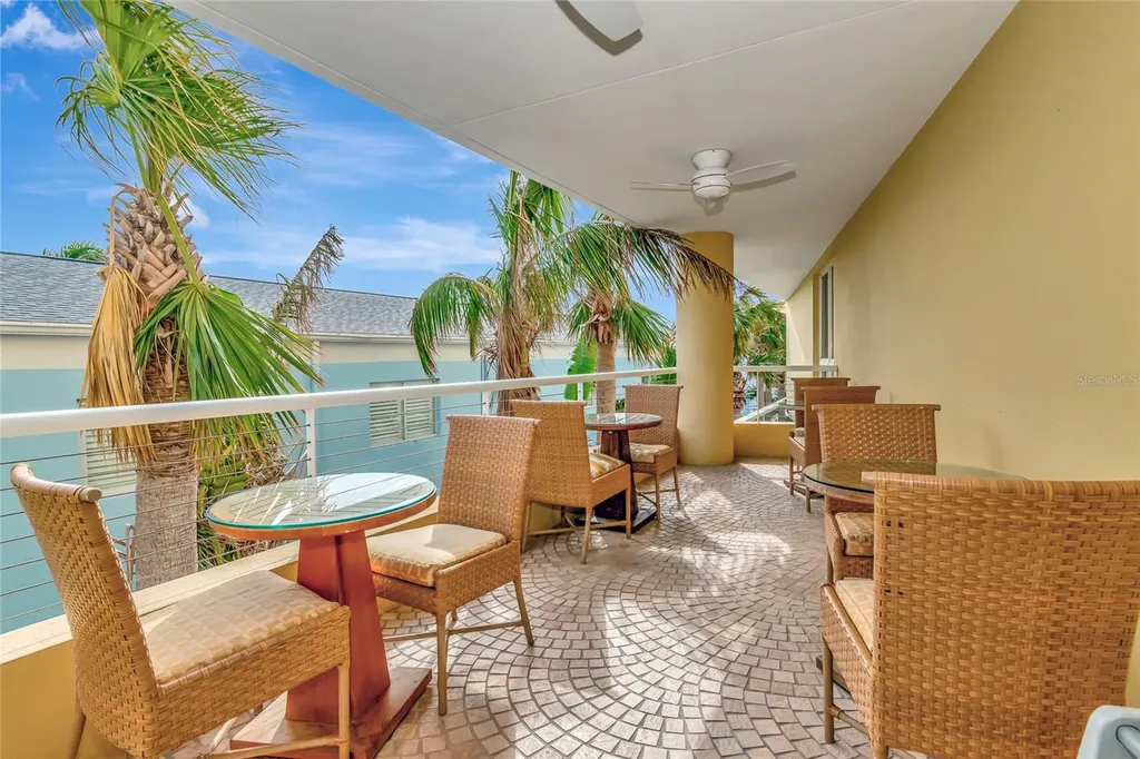 915 Seaside Drive Sarasota FL 34242