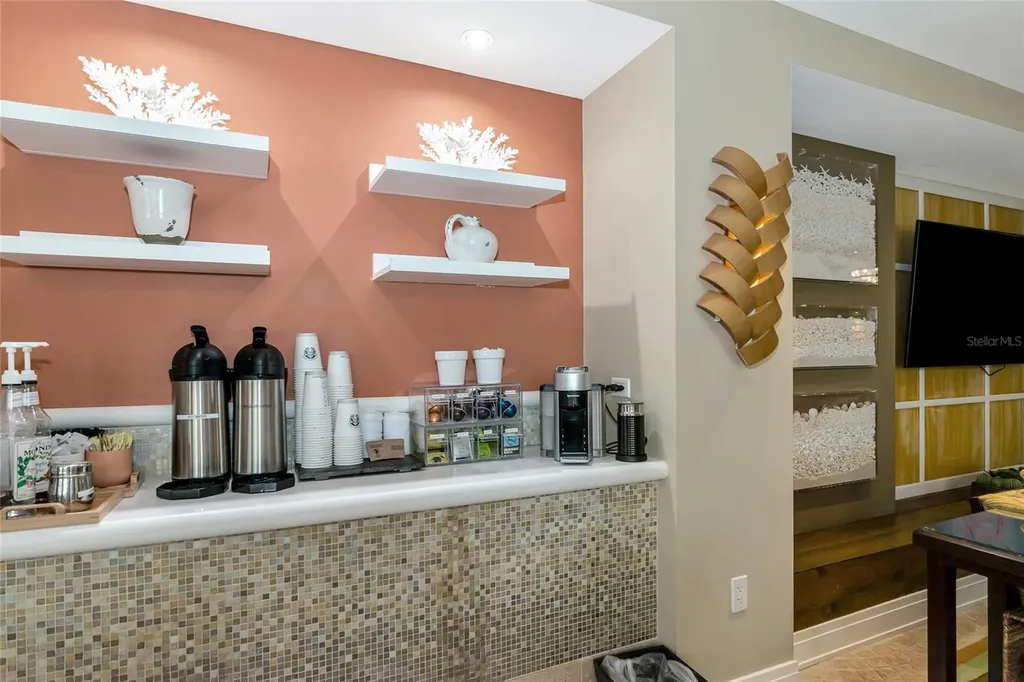 915 Seaside Drive Sarasota FL 34242