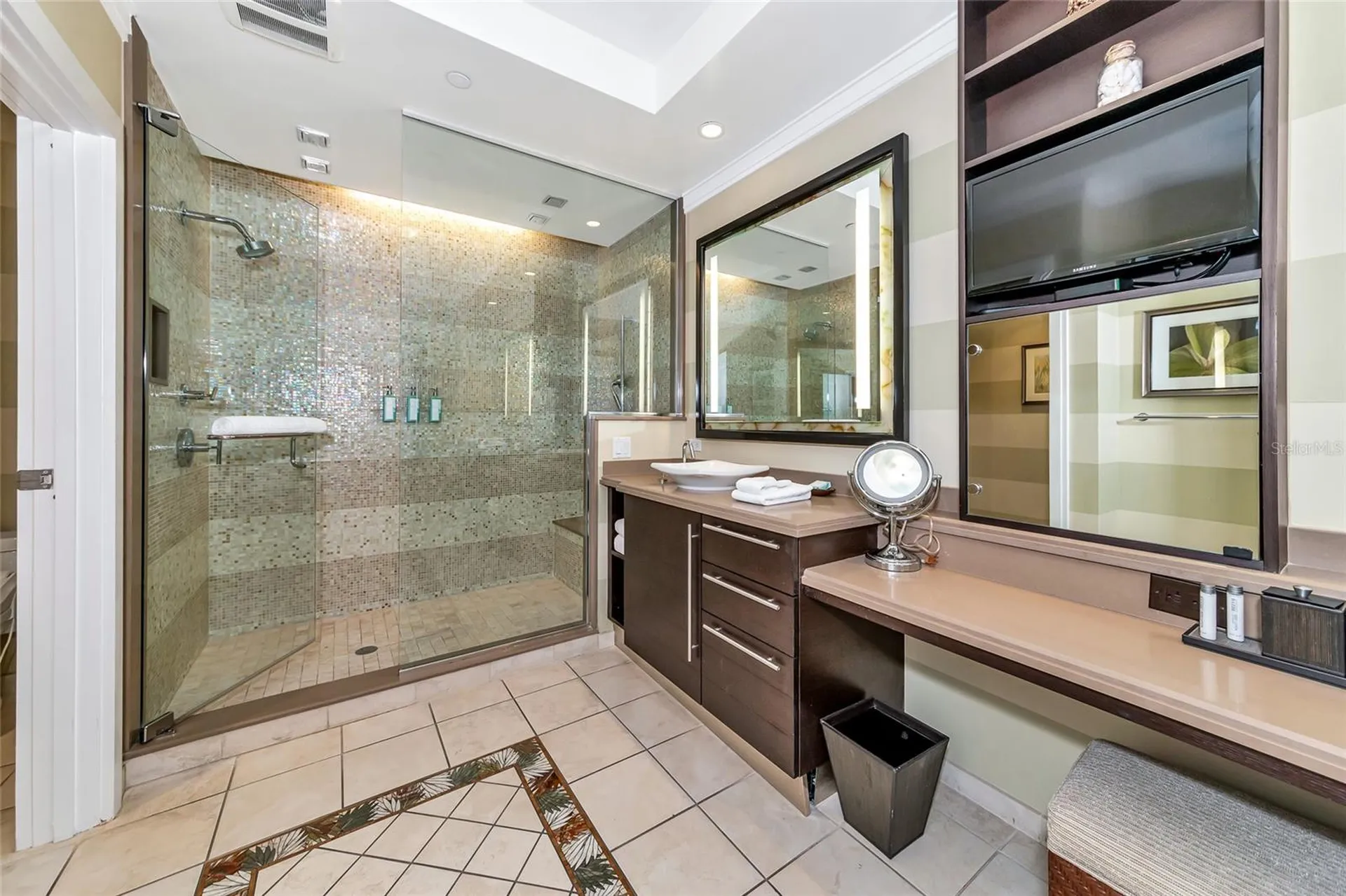 915 Seaside Drive Sarasota FL 34242