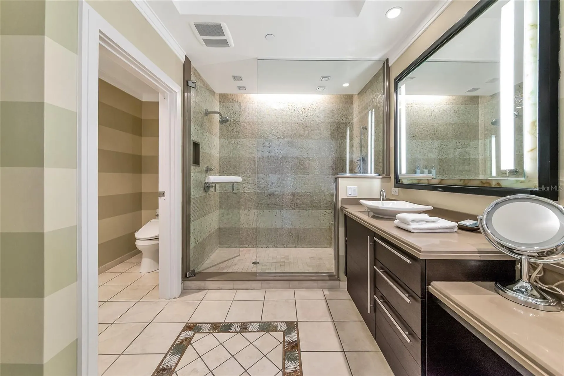 915 Seaside Drive Sarasota FL 34242
