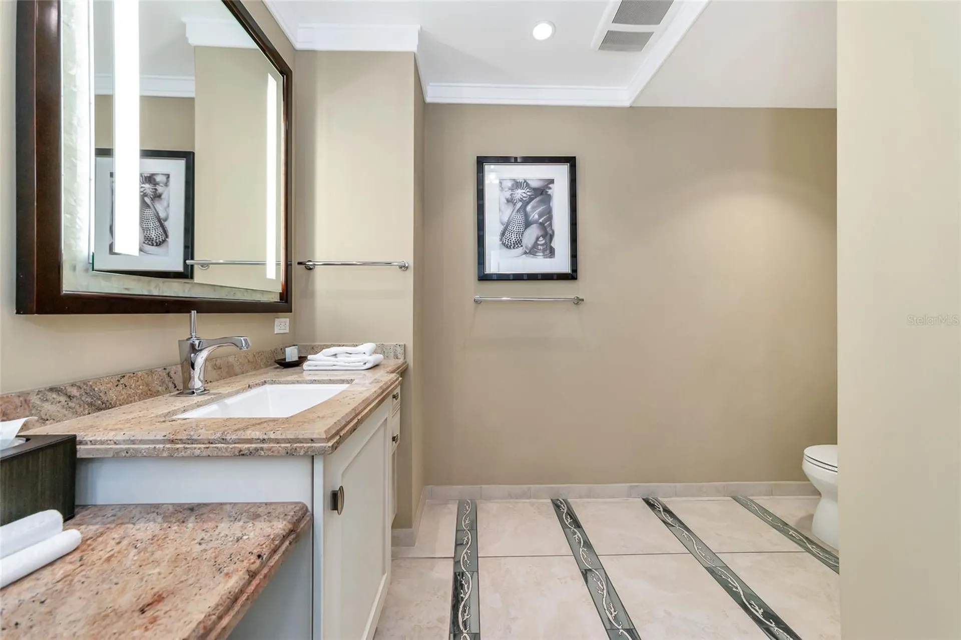915 Seaside Drive Sarasota FL 34242