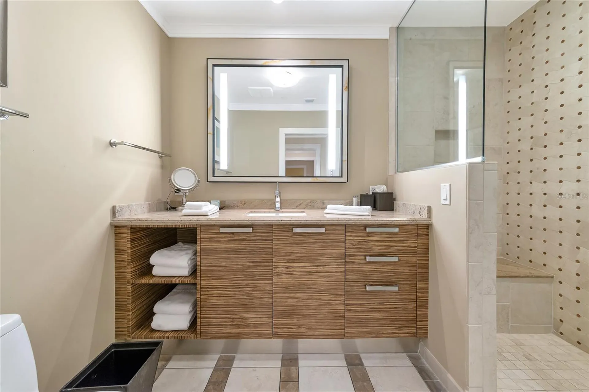 915 Seaside Drive Sarasota FL 34242