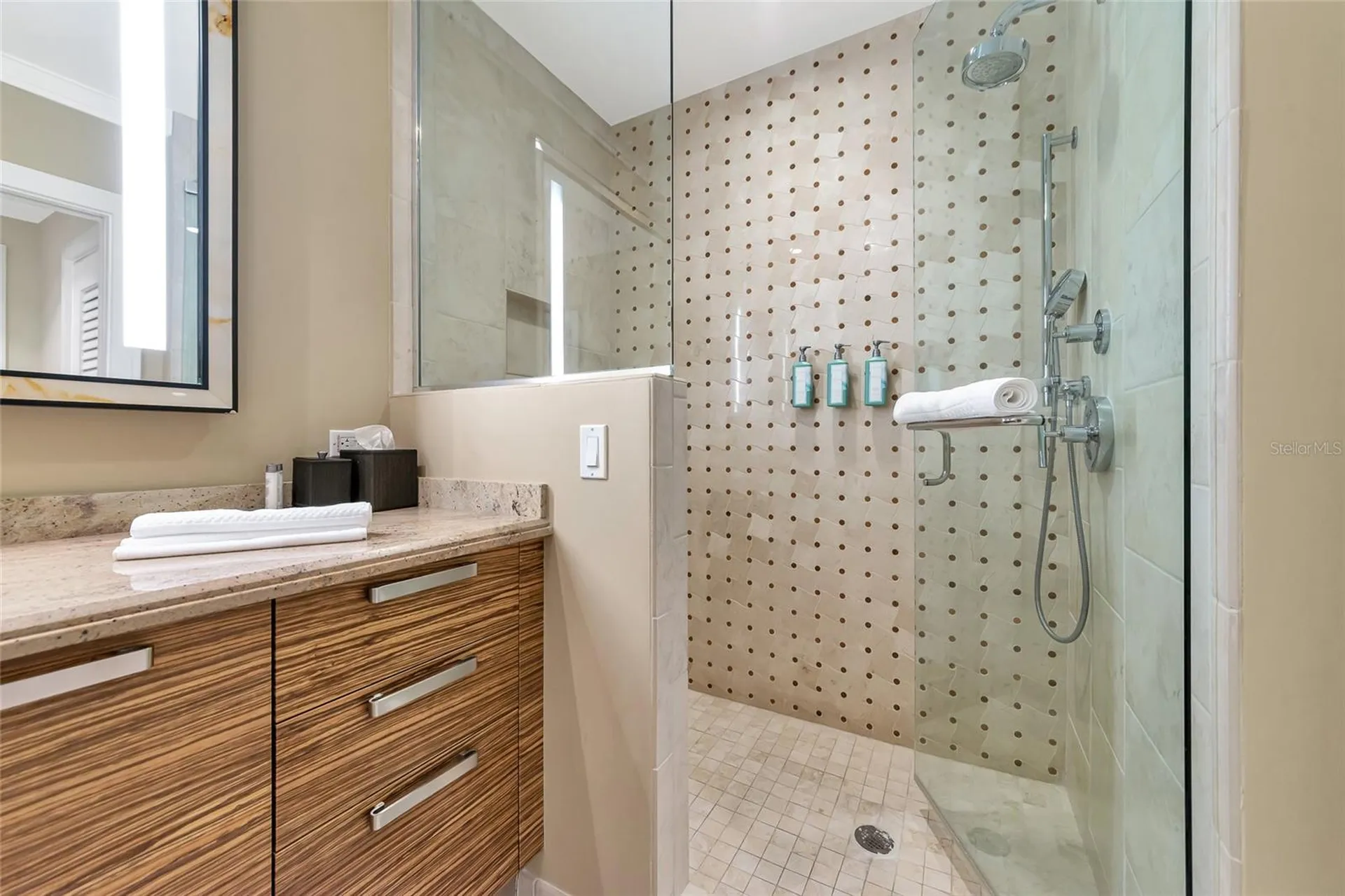 915 Seaside Drive Sarasota FL 34242