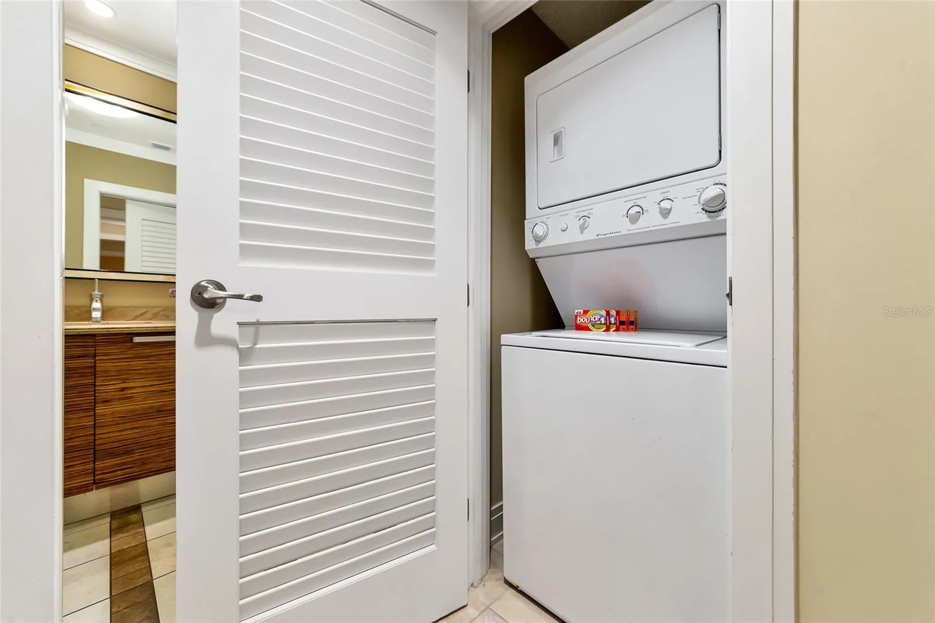 915 Seaside Drive Sarasota FL 34242