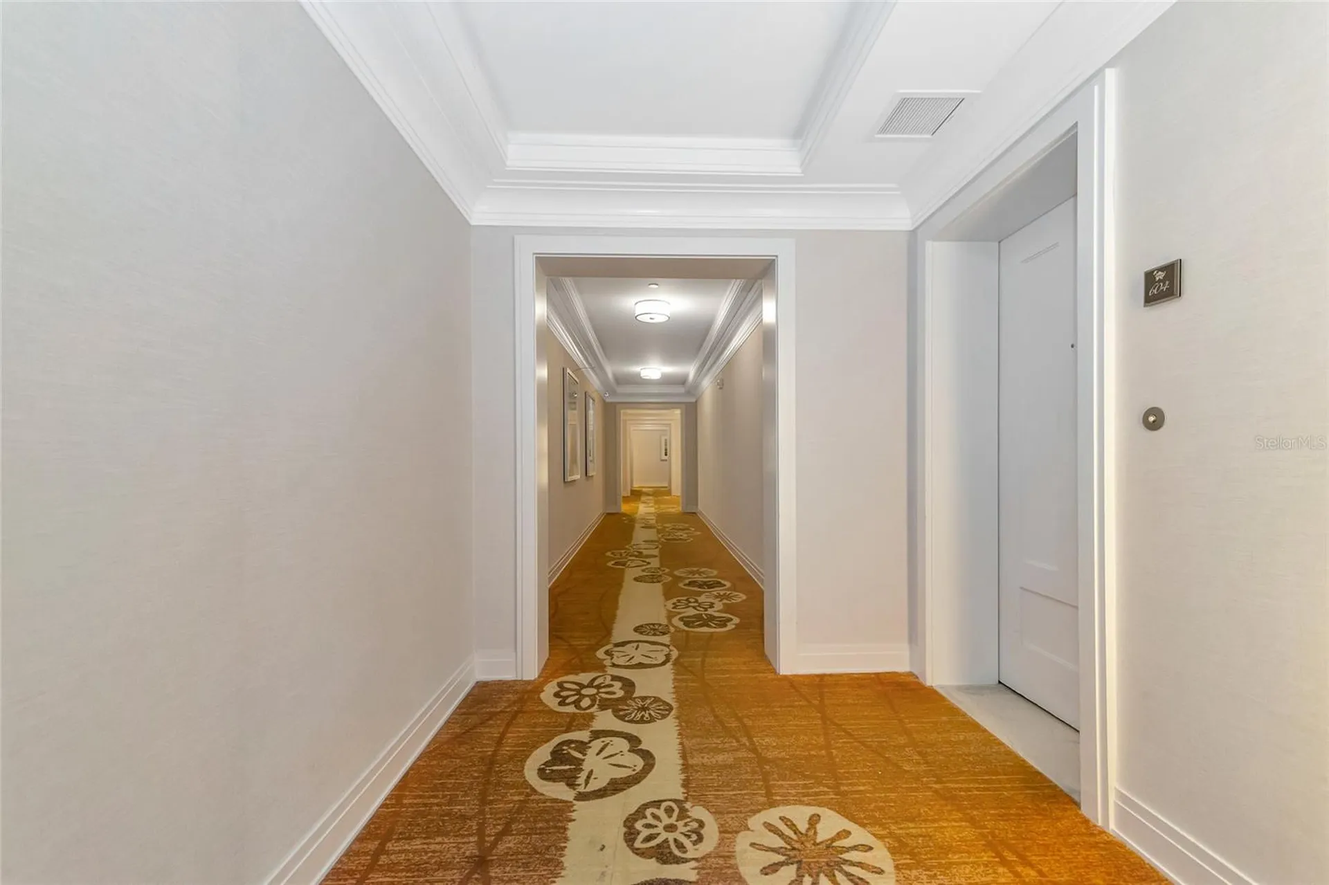915 Seaside Drive Sarasota FL 34242
