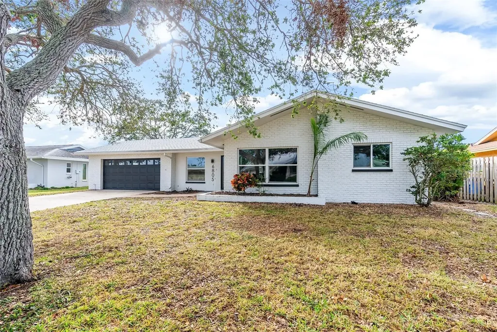 6805 13th Avenue W Bradenton FL 34209