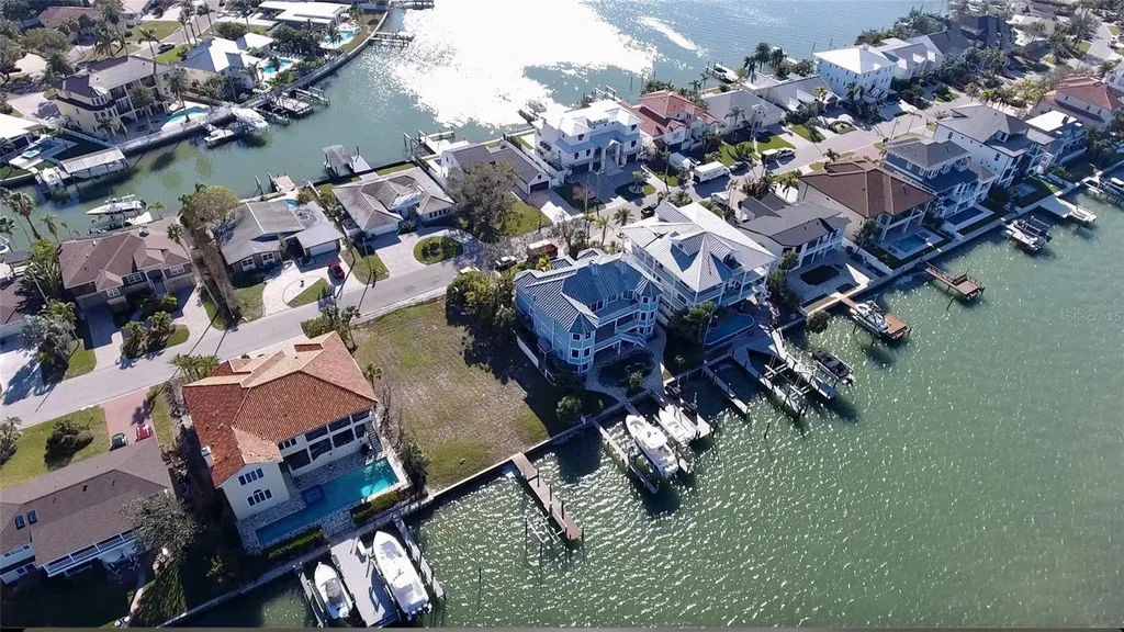 20 N Pine Circle Belleair FL 33756