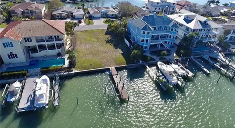 20 N Pine Circle Belleair FL 33756
