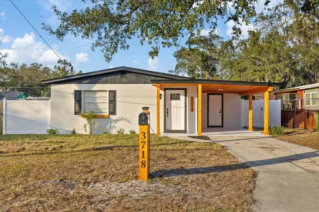 3718 Deleuil Avenue Tampa FL 33610