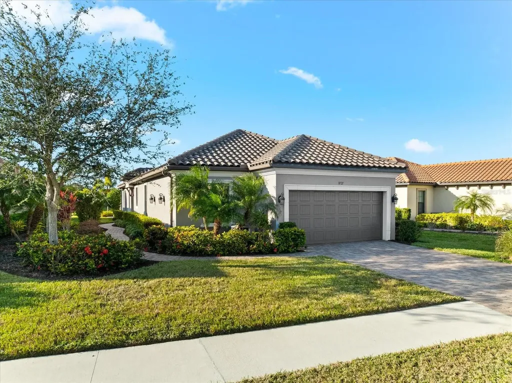 8721 Bellussi Drive Sarasota FL 34238