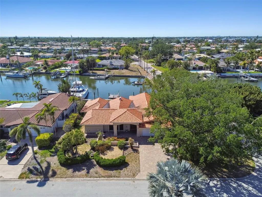1997 Kansas Avenue NE St Petersburg FL 33703