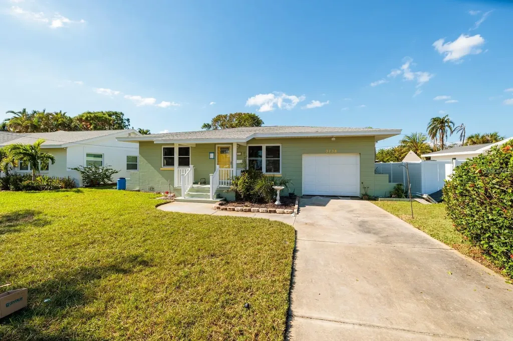 3738 Bayshore Boulevard NE St Petersburg FL 33703